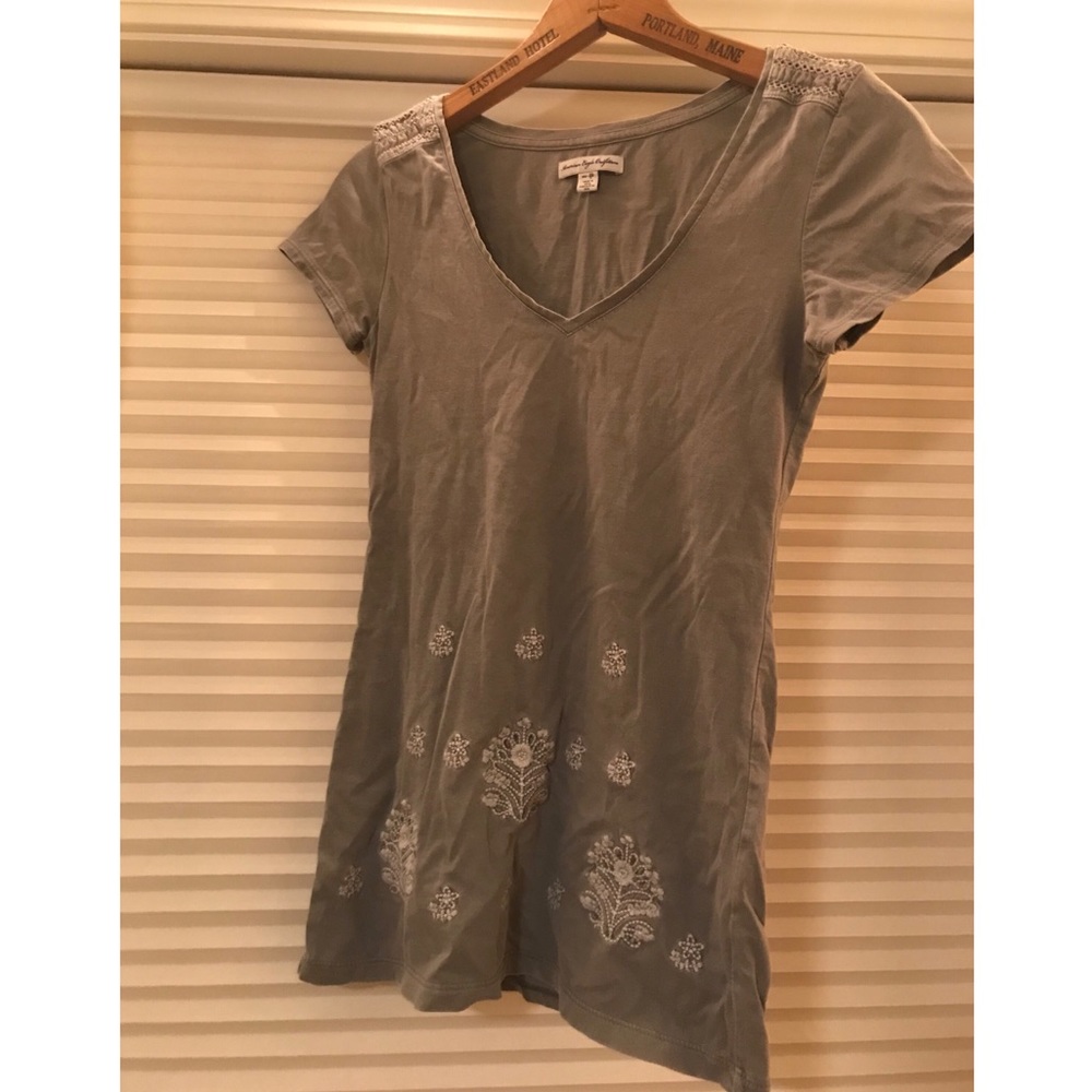 American Eagle Embroidered V-neck T-Shirt